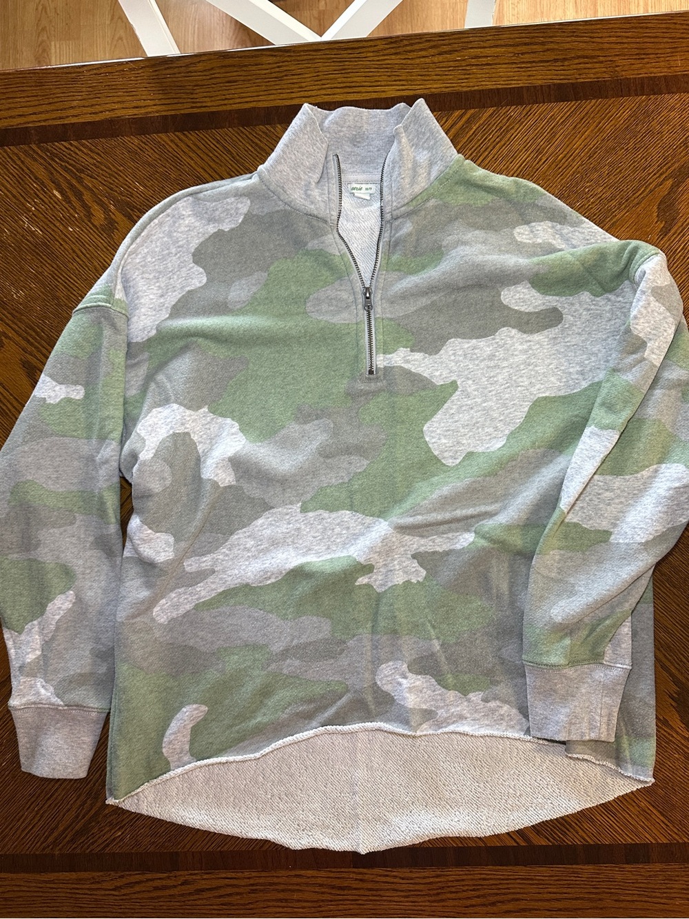 aerie Women’s Quarter-Zip Camo Sweatshirt in Green and Gray